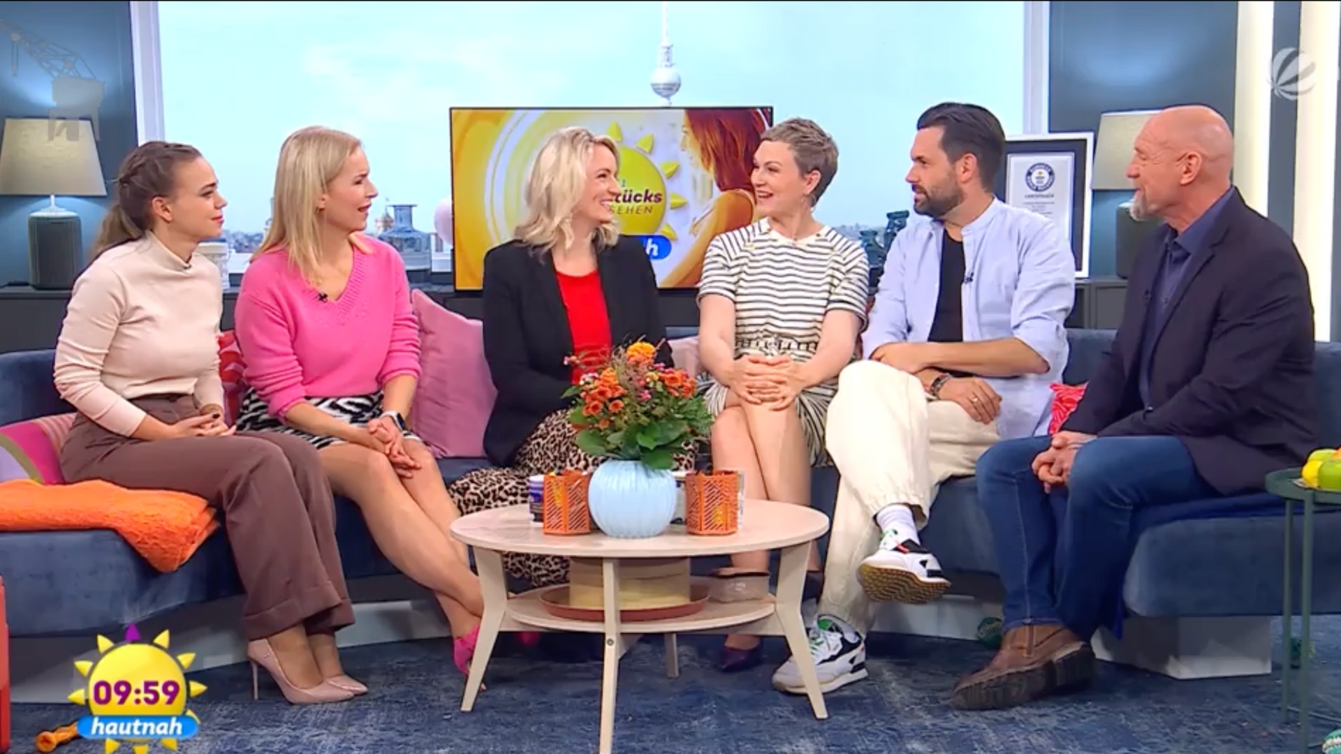 Portrait KI-Kompetenz Beraterin Martina Peukert im TV-Studio
